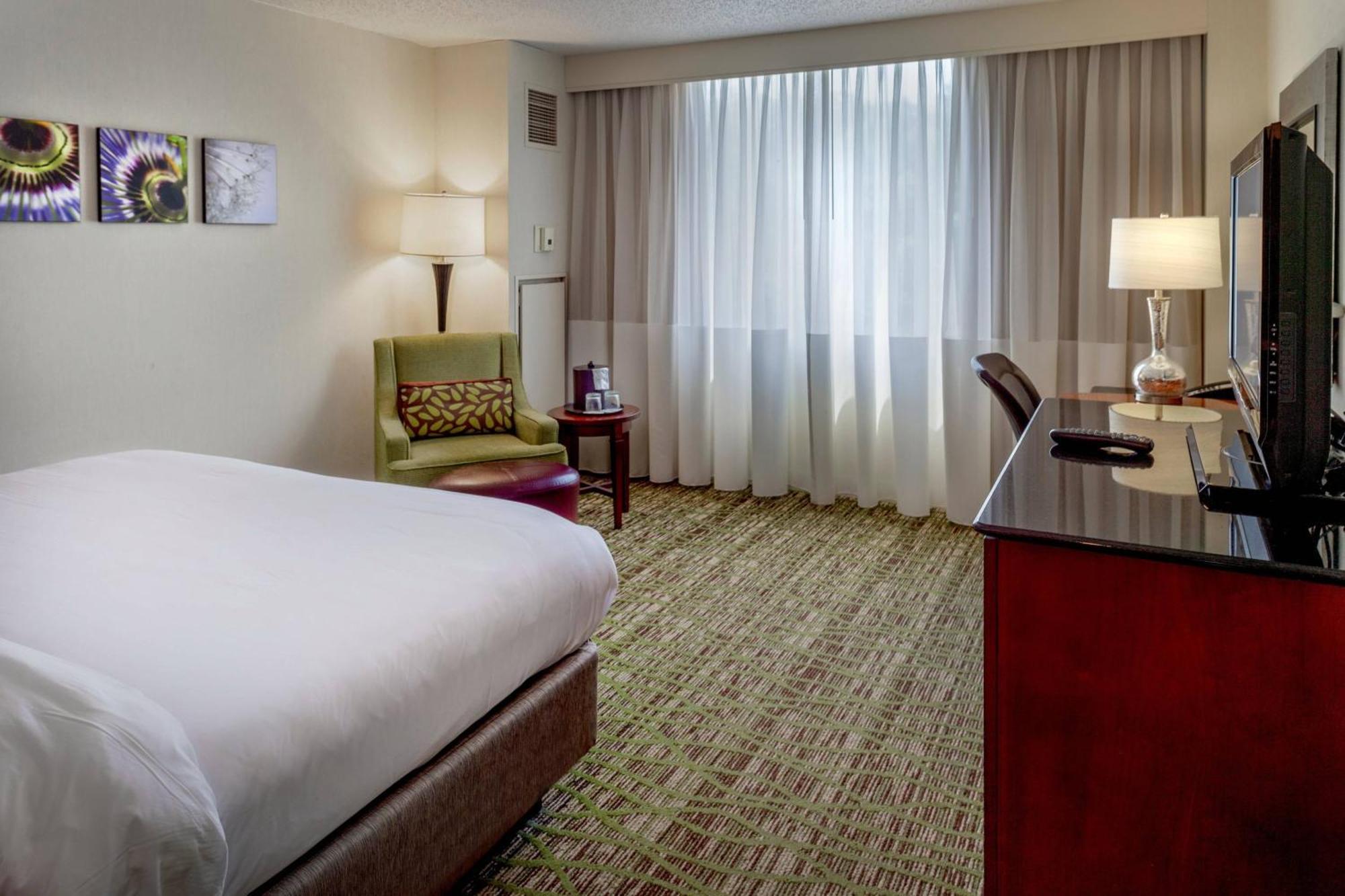 Hotel Marriott St. Louis West 3*