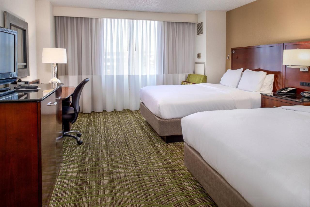 Marriott St. Louis West Hotel