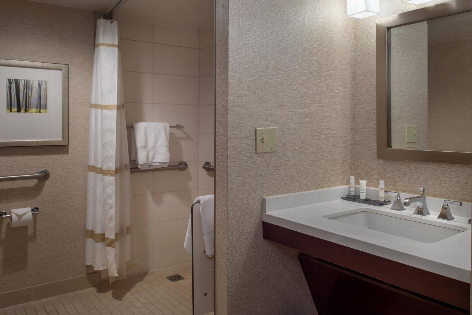 Marriott St. Louis West Hotel