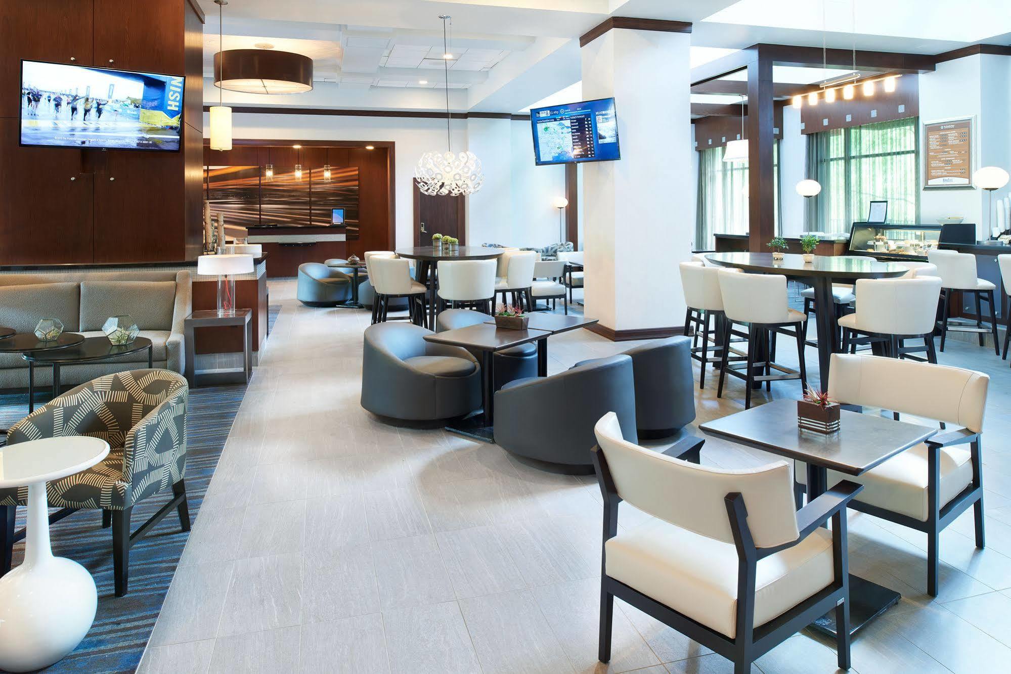 Marriott St. Louis West Hotel