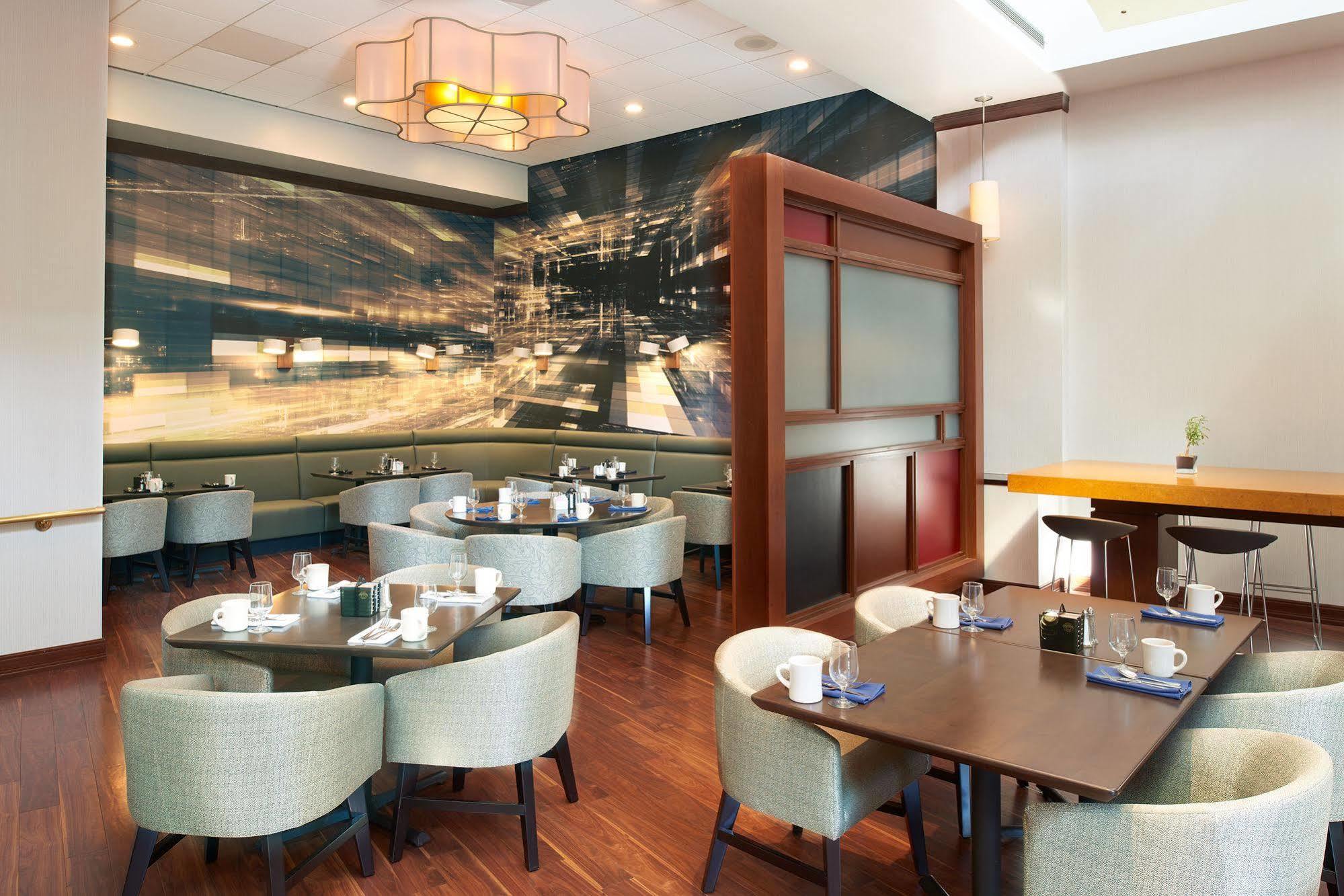Marriott St. Louis West Hotel 3*